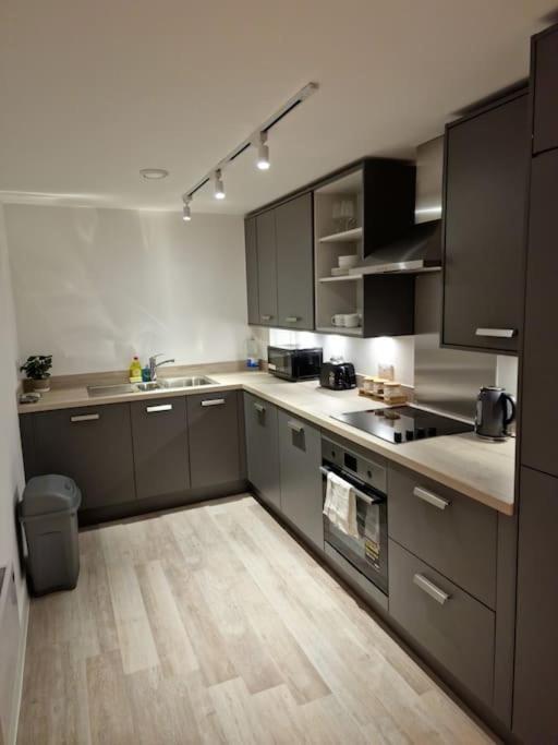 Modern-New Build Apartment In Birmingam Exterior foto