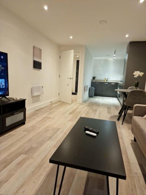 Modern-New Build Apartment In Birmingam Exterior foto
